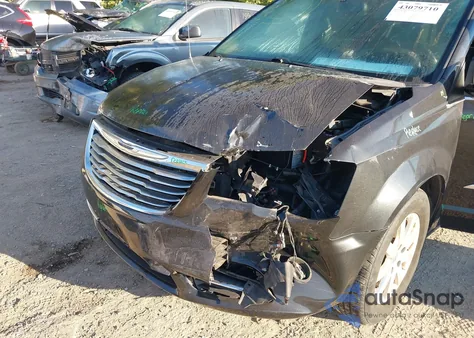 2016 Chrysler Town & Country Touring z USA, uszkodzony, nr VIN 2C4RC1BG0GR129015